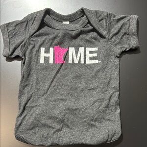 Girls size 12 mths | Minnesota onesie